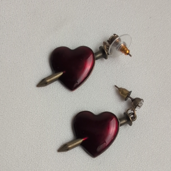 HEARTS AND SWORDS LOVE EARINGS - Picture 2 of 3